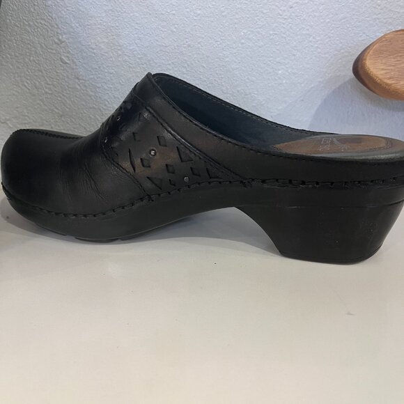 Dansko clogs size 7 - Picture 8 of 14